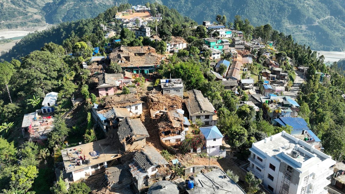Fotky: V Nepálu zabíjelo silné zemětřesení